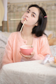 山沟夜晚炕上的呻吟肉版小说